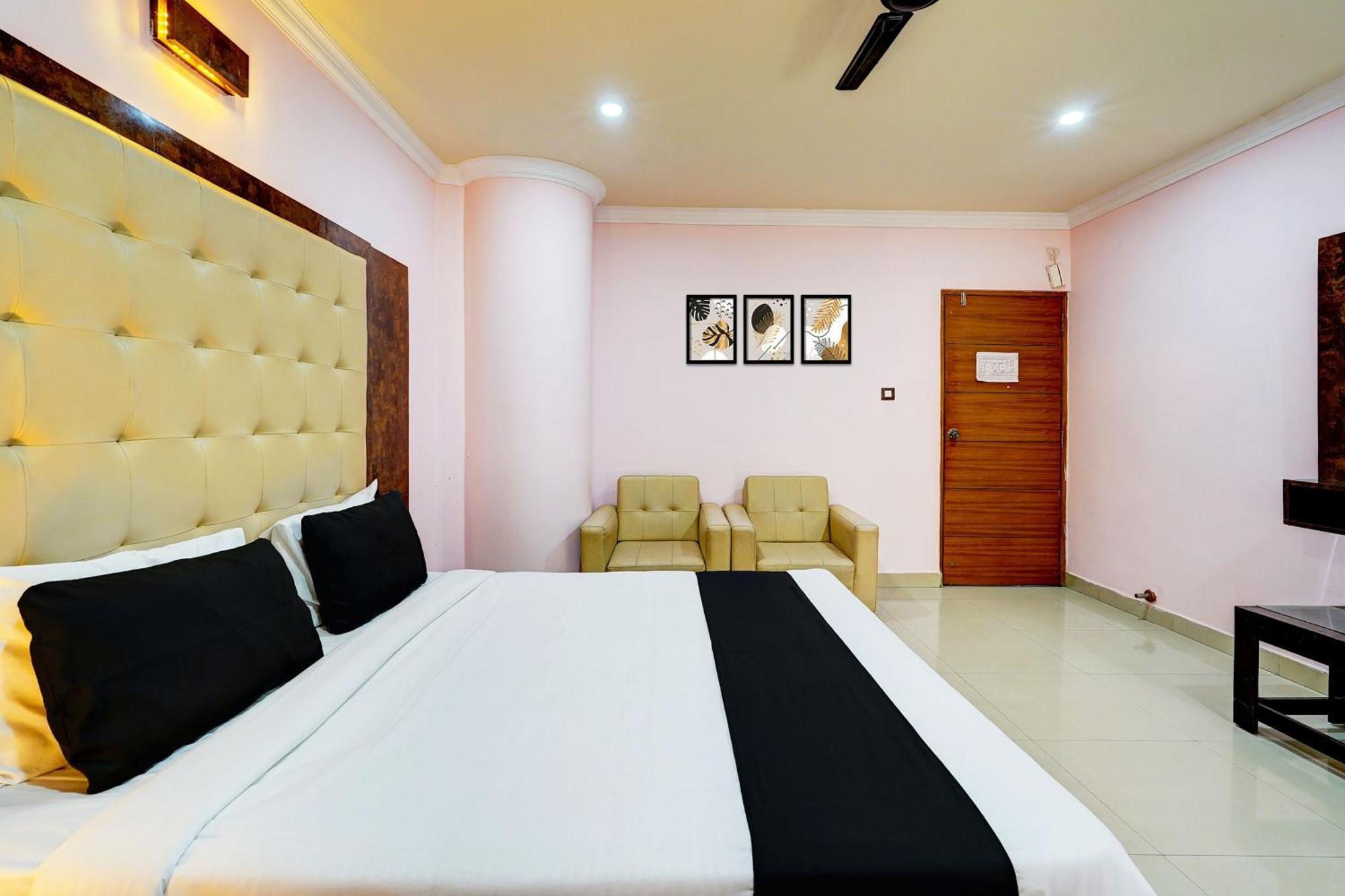 Super Townhouse Mg Road Near Commercial Street Bangalore Exteriör bild